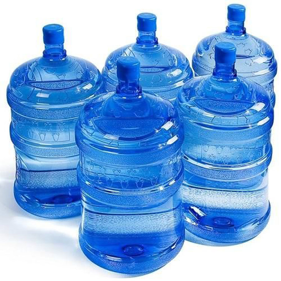 Бутылка снизу. Вода в бутылях. Баклажка воды. Бутылка для воды. Большие бутыли для воды.